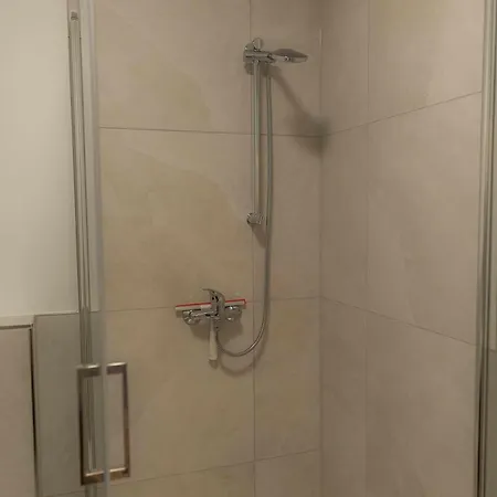 Appartamento Kaiserbrunnen Gastromeile, City, Messe & Stadionnah